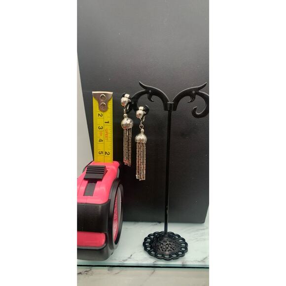 Vintage Silver Tone Modernist Cascading Metal Chain Dangle Clip On Earrings - Picture 4 of 4